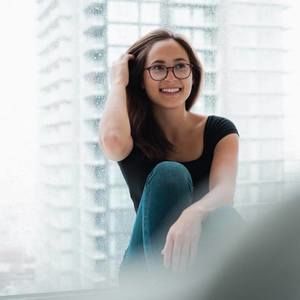 Meet your Posher, Cassandra